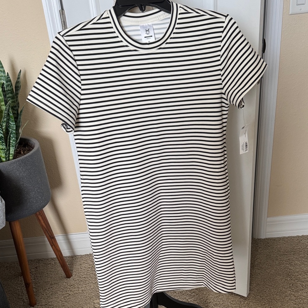 Classic Black and Off-White Striped Short Sleeve Dress